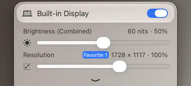 Built-in Display resolution slider at 1728 by 1117, 100%, with a Favorite 1 marker